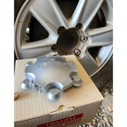 2012-19 ISUZU DMAX MU-X NABENKAPPE RAD SILBER ORIGINALTEIL 16" Felgenmittelkappe K
