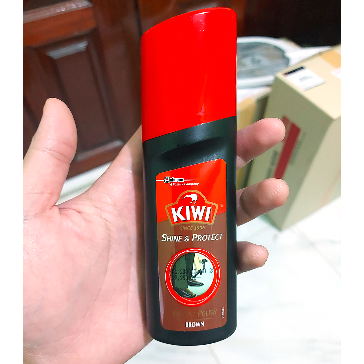 KIWI Brown Shoe Boot Instant Polish Wax 75ml — Shine & Protect