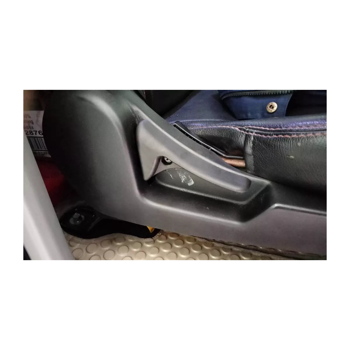 OEM Seat Adjuster Good quality Mitsubishi L200 Triton Pajero 2005-14 K