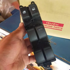 ISUZU #7552144950 右ドアウィンドウスイッチ D-MAX / MU-X 2012-2019 純正部品 K