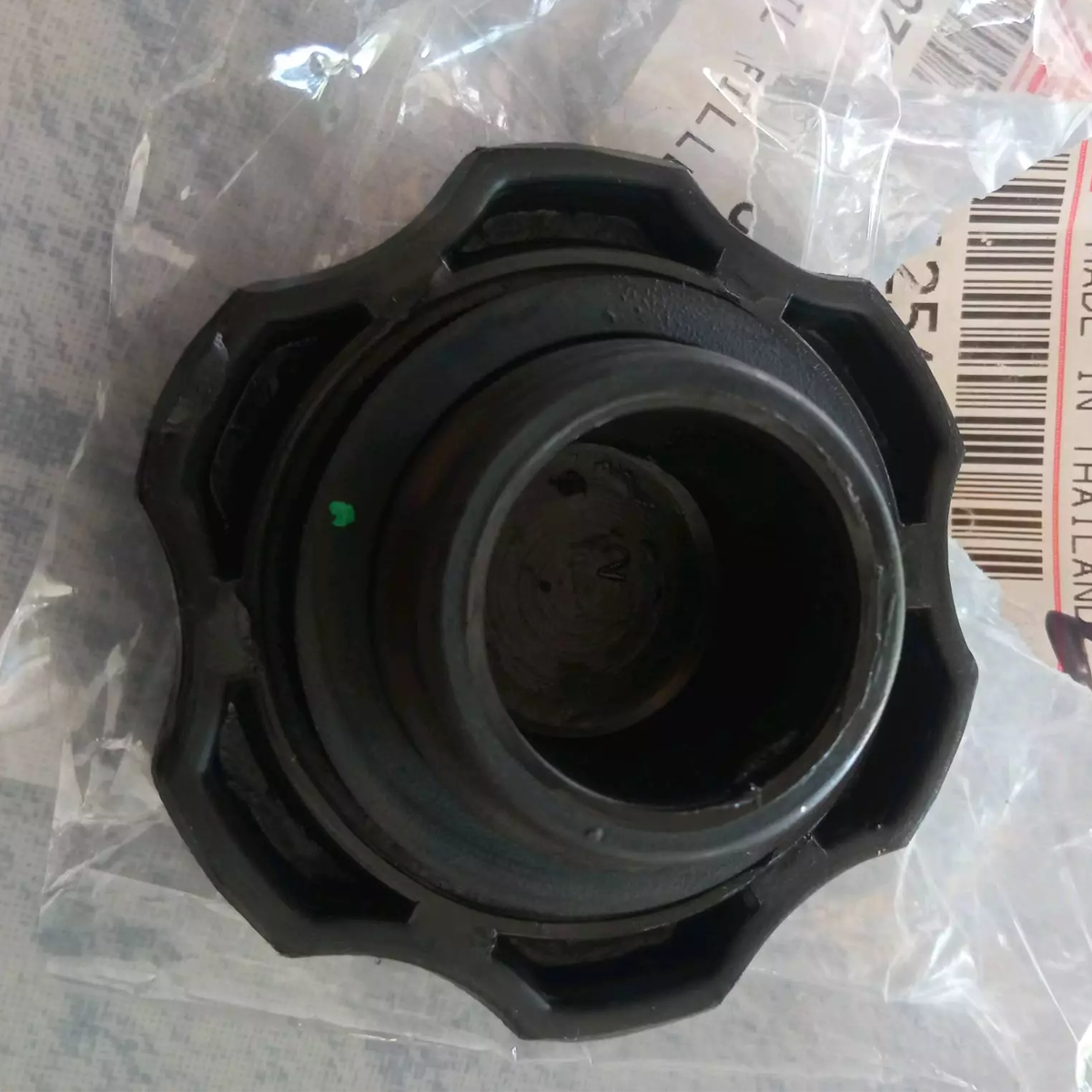 6pcs 8979125430 Genuine Oil Filler Cap Cover Isuzu D-MAX 2003-2006 TFR Dragon K