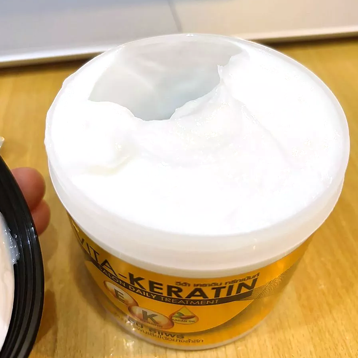 Vita Keratin Tiefenreparatur-Haarkur 250ml – Keratin & Vitamine für trockenes, geschädigtes & coloriertes Haar