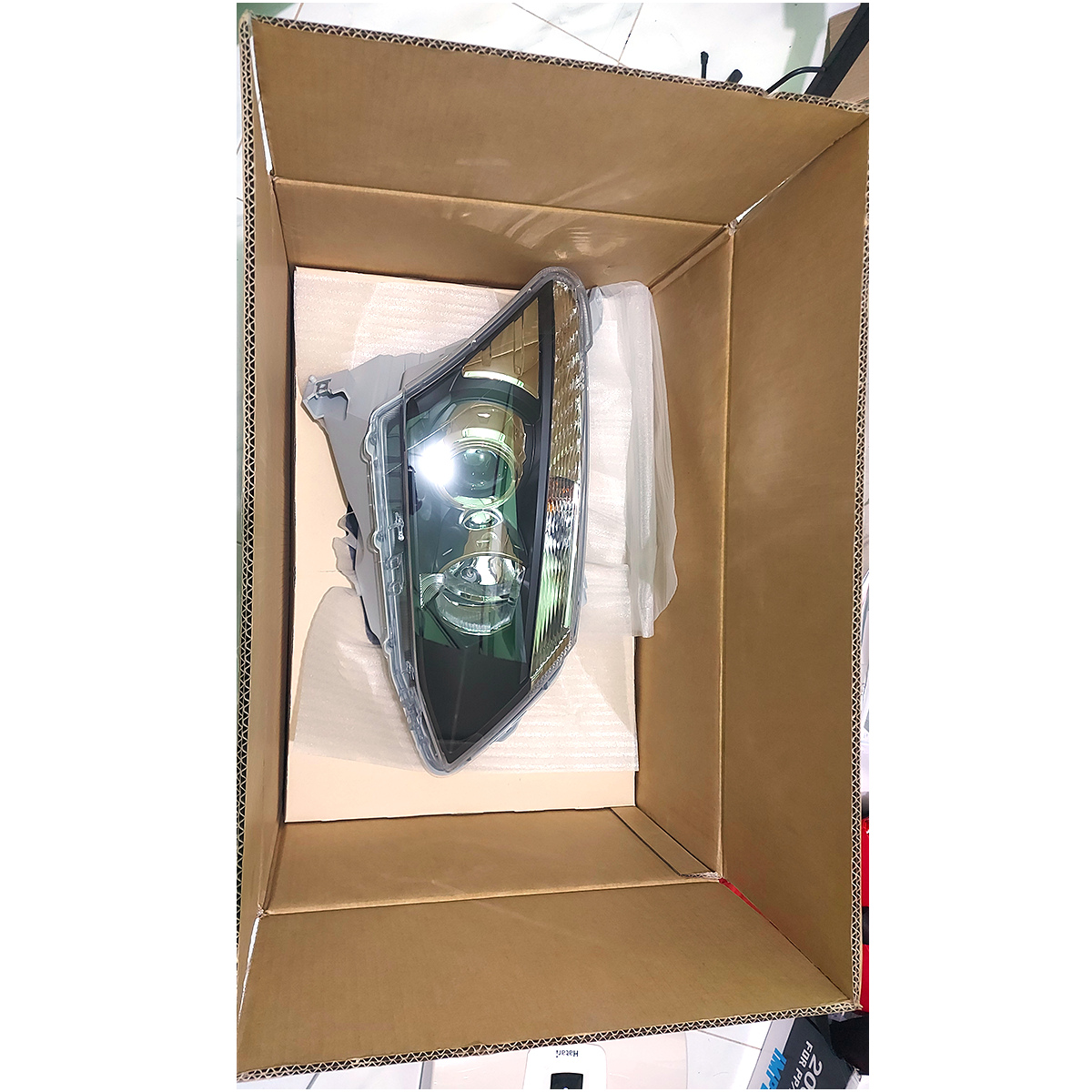 8981253827 (RH) Head Lamp Headlight Genuine Isuzu D-Max 2013-2016 K
