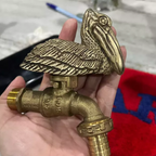 Pelikanvogel Messing Wasserhahn – 10 cm Länge, 1/2" Gewinde | Ausgefallener Gartenhahn mit Schlauchanschluss | Hergestellt in Thailand