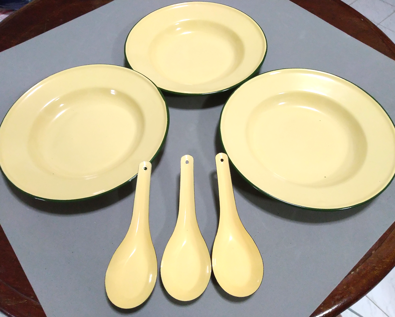 6er-Set Geschirr Teller Löffel Vintage Camping runde Geschirr Emaille K