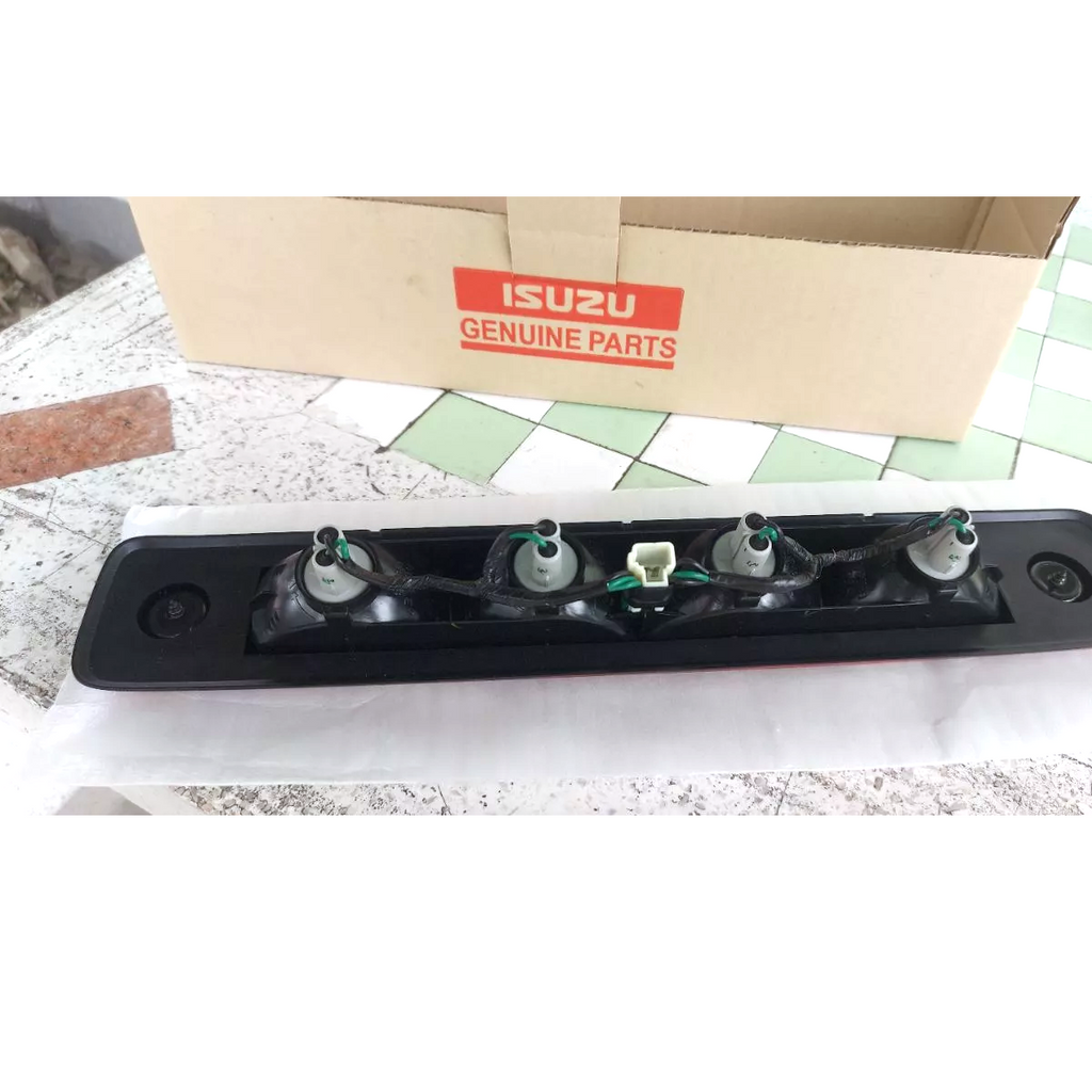 #8983320541 リアブレーキライト いすゞ ホールデン D-Max 2012年～2019年 純正部品 K