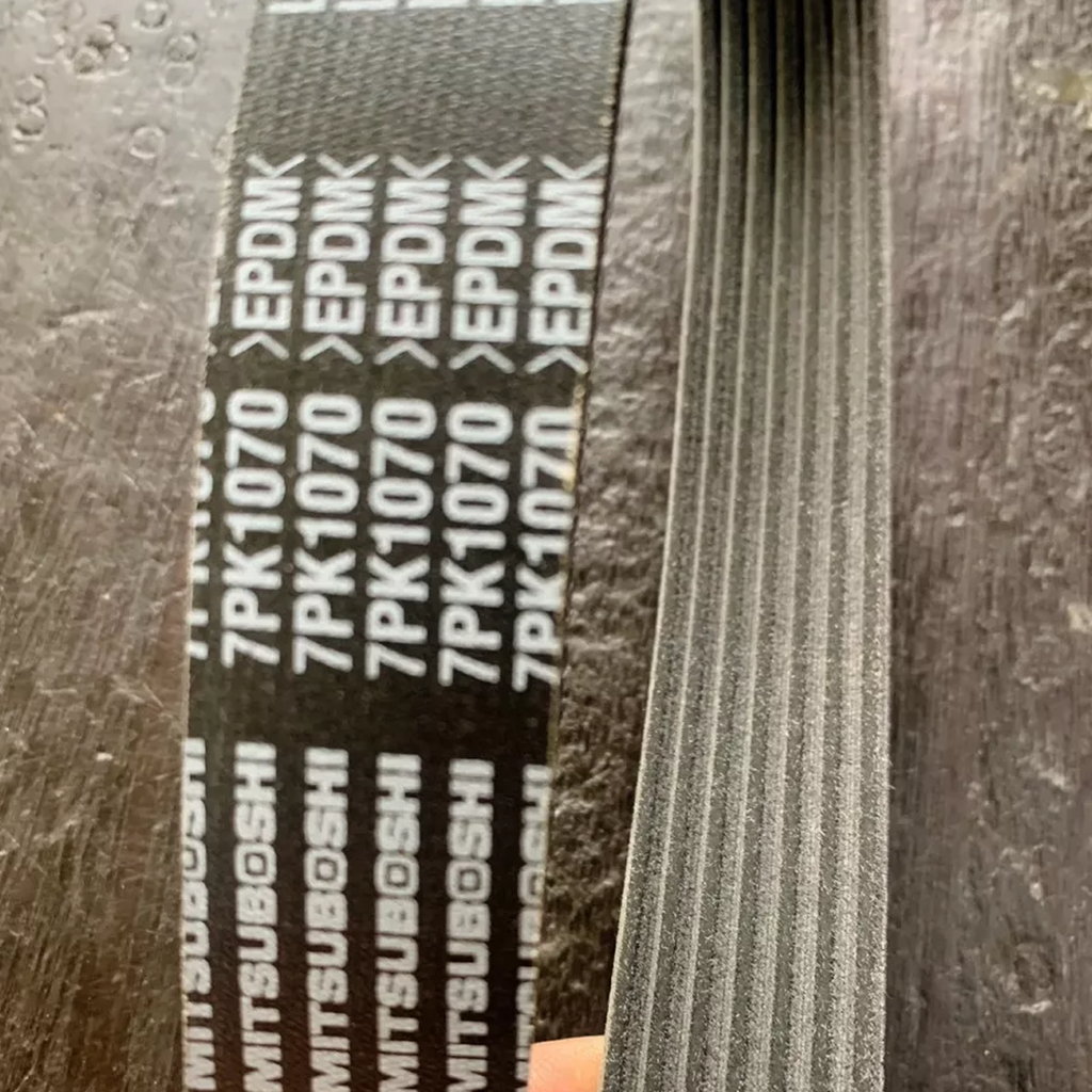 Fan belt detail photo