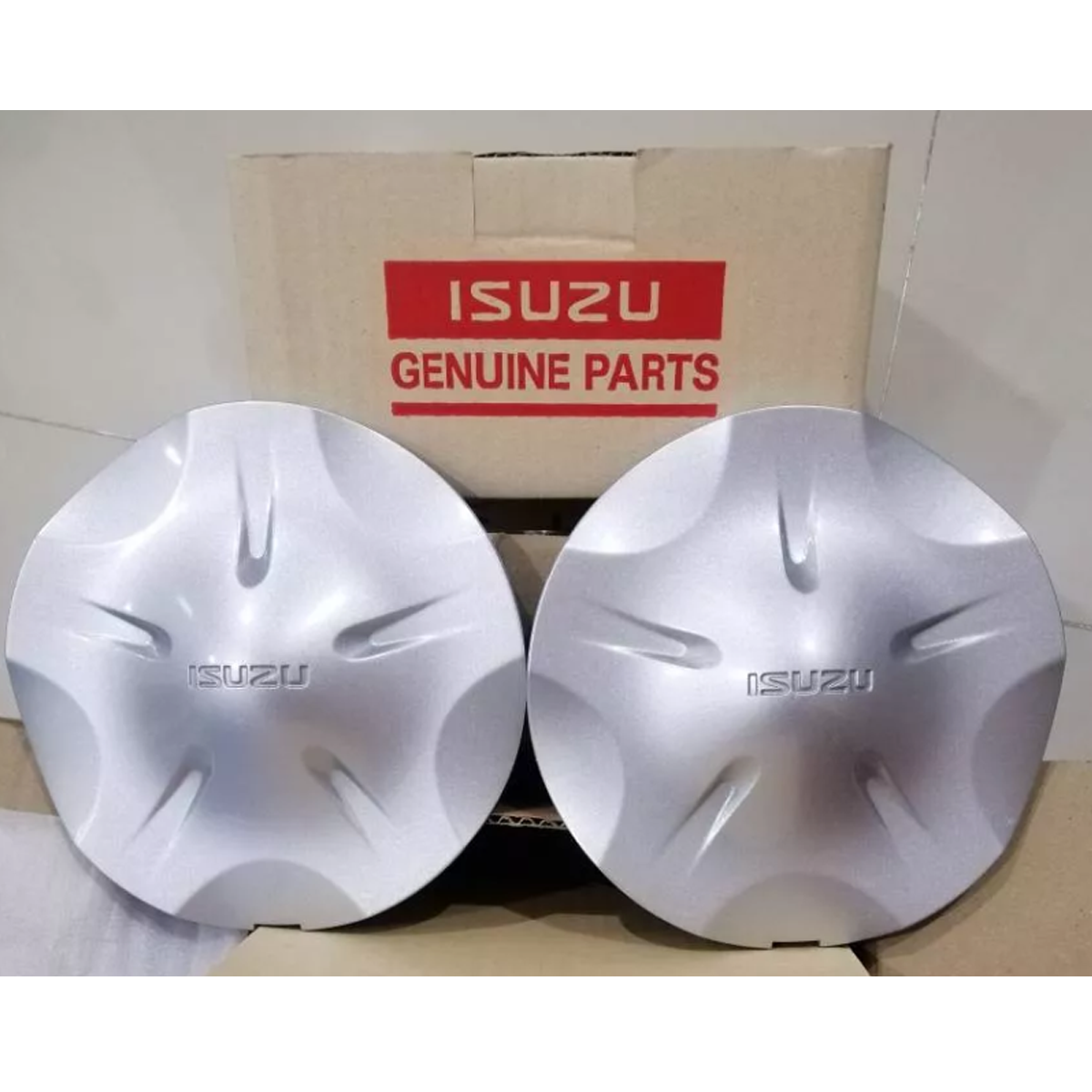 いすゞD-Max 2012～2016年製シルバーホイールカバーキャップ – 純正部品